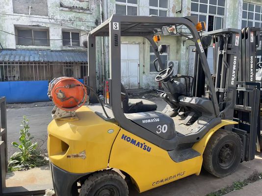 Gebrauchtes Komatsu 3 Tonnen Gas-Forklift in gutem Zustand Gebrauchtes 3 Tonnen-Forklift