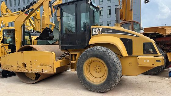 Originalfarbe Gebraucht Caterpillar CS-683E Eintrommelschleifer in ausgezeichnetem Zustand