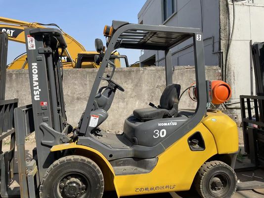 Gebrauchtes Komatsu 3 Tonnen Gas-Forklift in gutem Zustand Gebrauchtes 3 Tonnen-Forklift