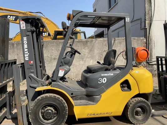 Gebrauchtes Komatsu 3 Tonnen Gas-Forklift in gutem Zustand Gebrauchtes 3 Tonnen-Forklift
