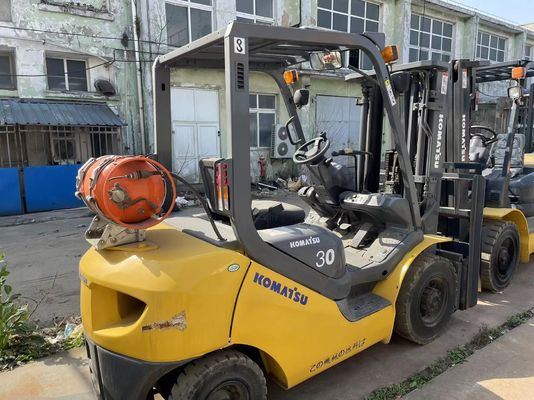Gebrauchtes Komatsu 3 Tonnen Gas-Forklift in gutem Zustand Gebrauchtes 3 Tonnen-Forklift