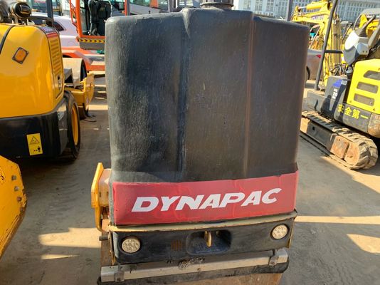 Gebrauchtes CC300G Dynapac Doppeltrommelwalzer in gutem Zustand