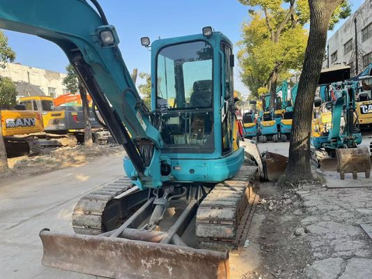 Japan verwendet Minibagger Kubota U40-5 mit effizientem Hydrauliksystem