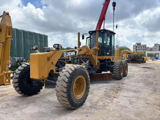 Ausgezeichneter Zustand Gebrauchte XCMG GR2403 Motorgrader mit hydraulischem Aufreißer zu verkaufen