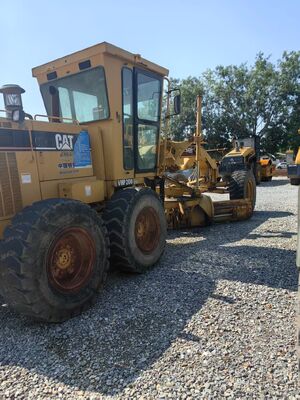 Original Color Used CAT 140H Motor Grader With Adaptable Blade Movement